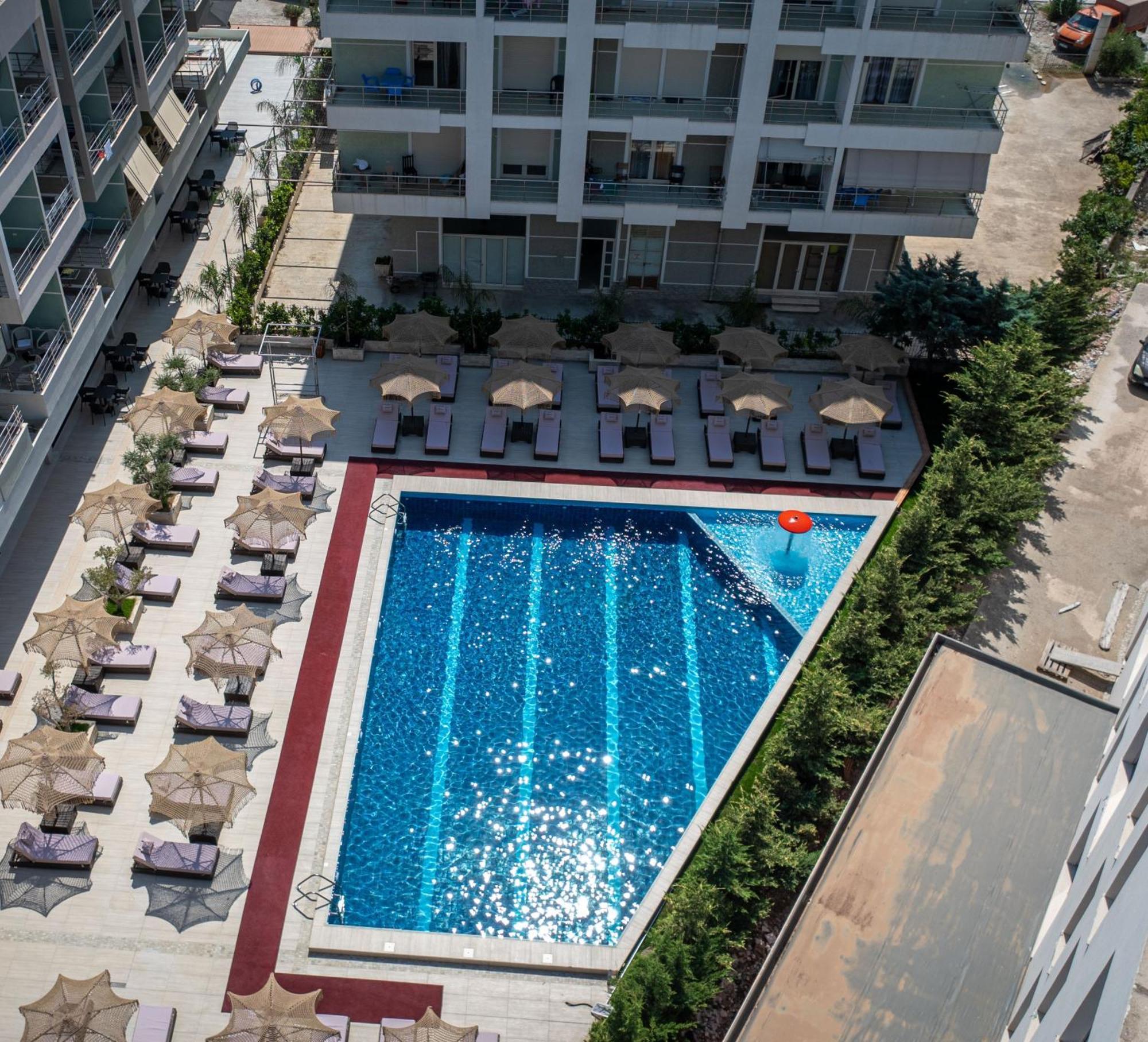 Gest Hotel Radhimë Eksteriør bilde