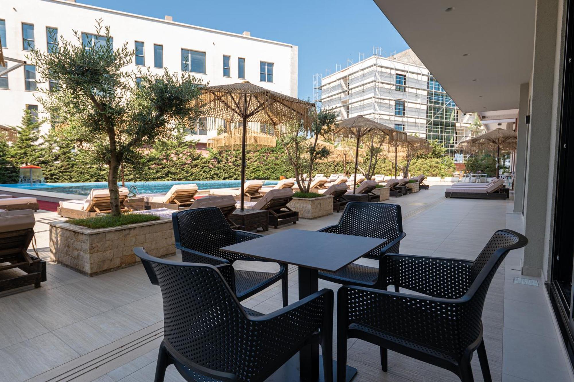 Gest Hotel Radhimë Eksteriør bilde