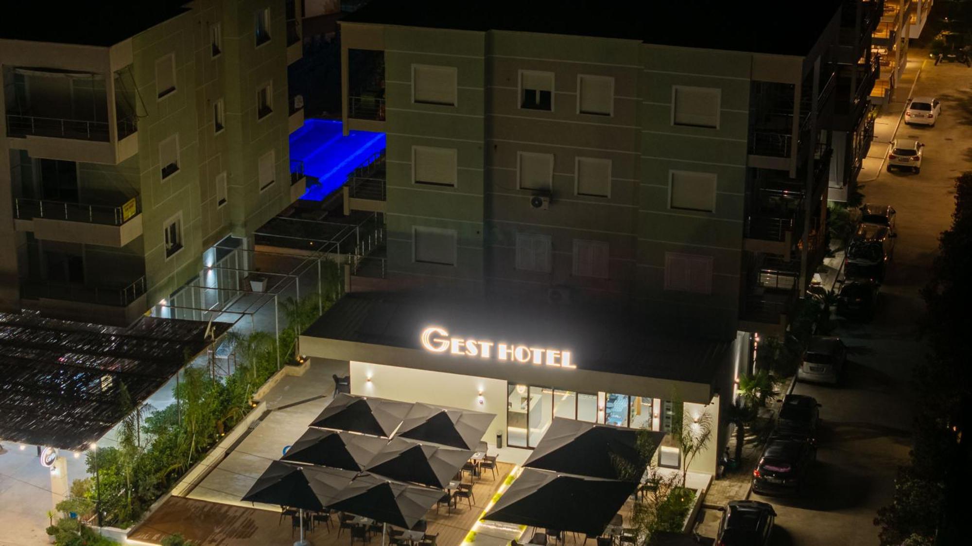Gest Hotel Radhimë Eksteriør bilde