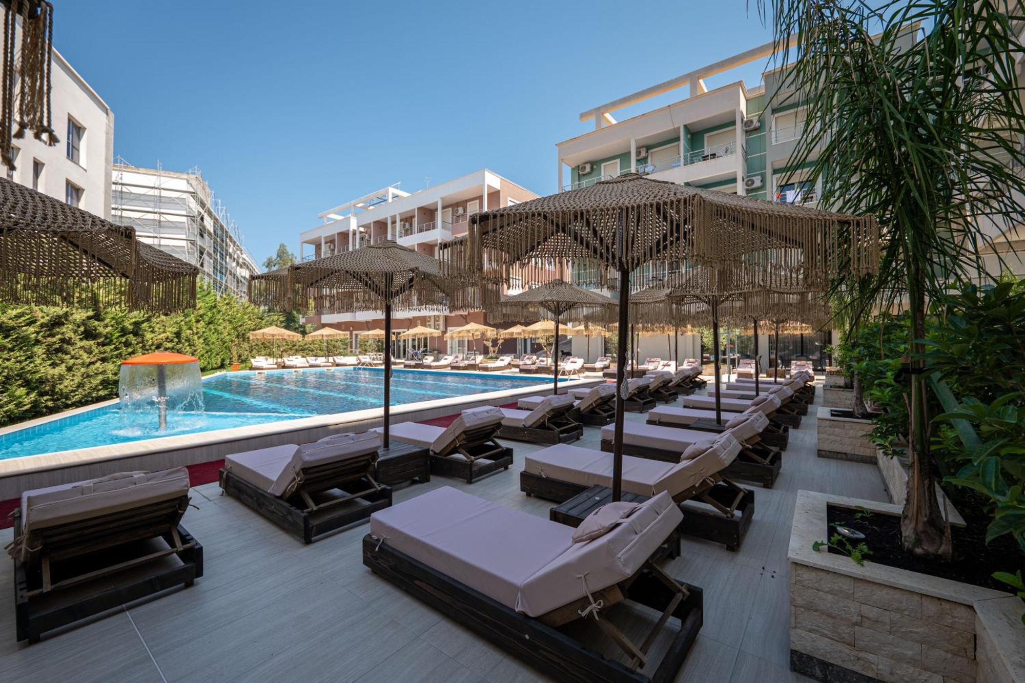 Gest Hotel Radhimë Eksteriør bilde